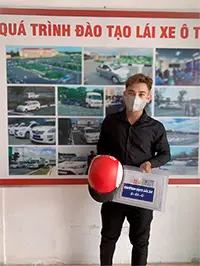 Nhận mũ 2