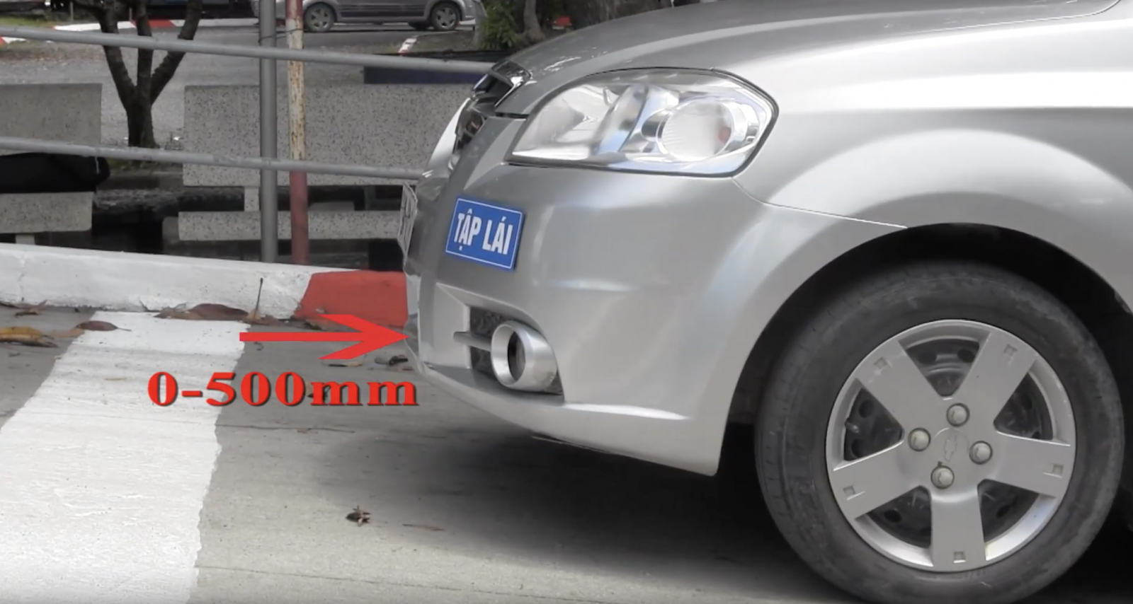 Dừng xe khởi hành ngang dốc